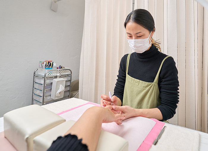 認定講師による高技術ネイル＆矯正ケア